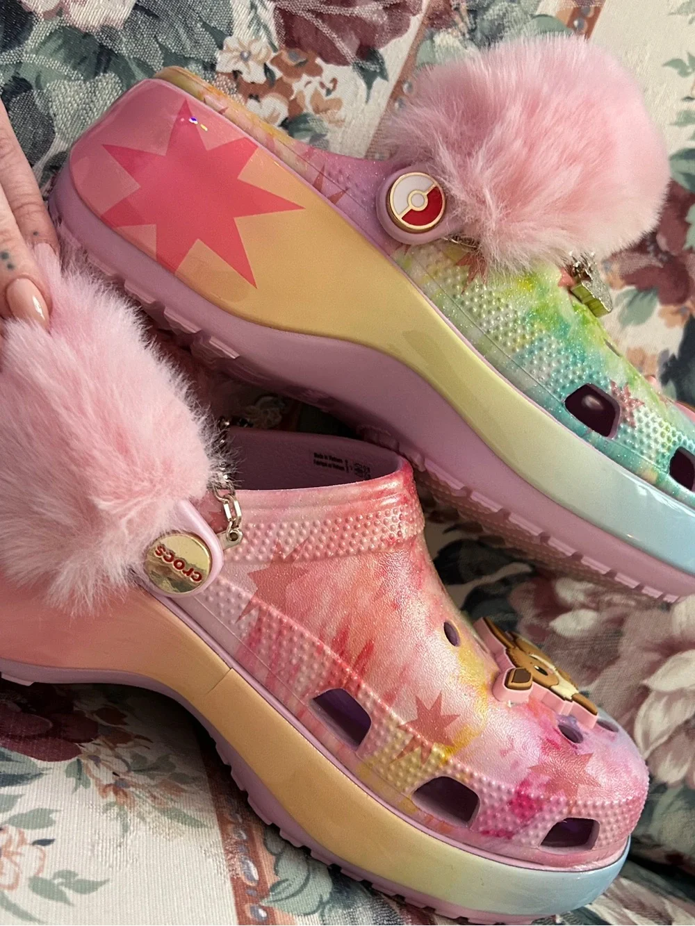 Pokémon x Crocs Eevee Fur Lined Platform Clogs Women’s 7 Kawaii Pastel - Picture 5 of 5